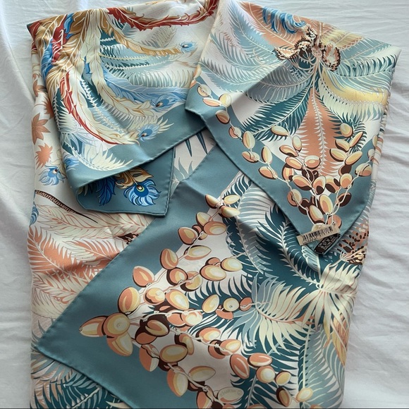 Relist- Authentic Hermes Scarf - Mythiques Phoenix - Picture 4 of 6